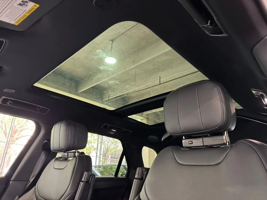 New 2026 Fuji White Land Rover SE image 10