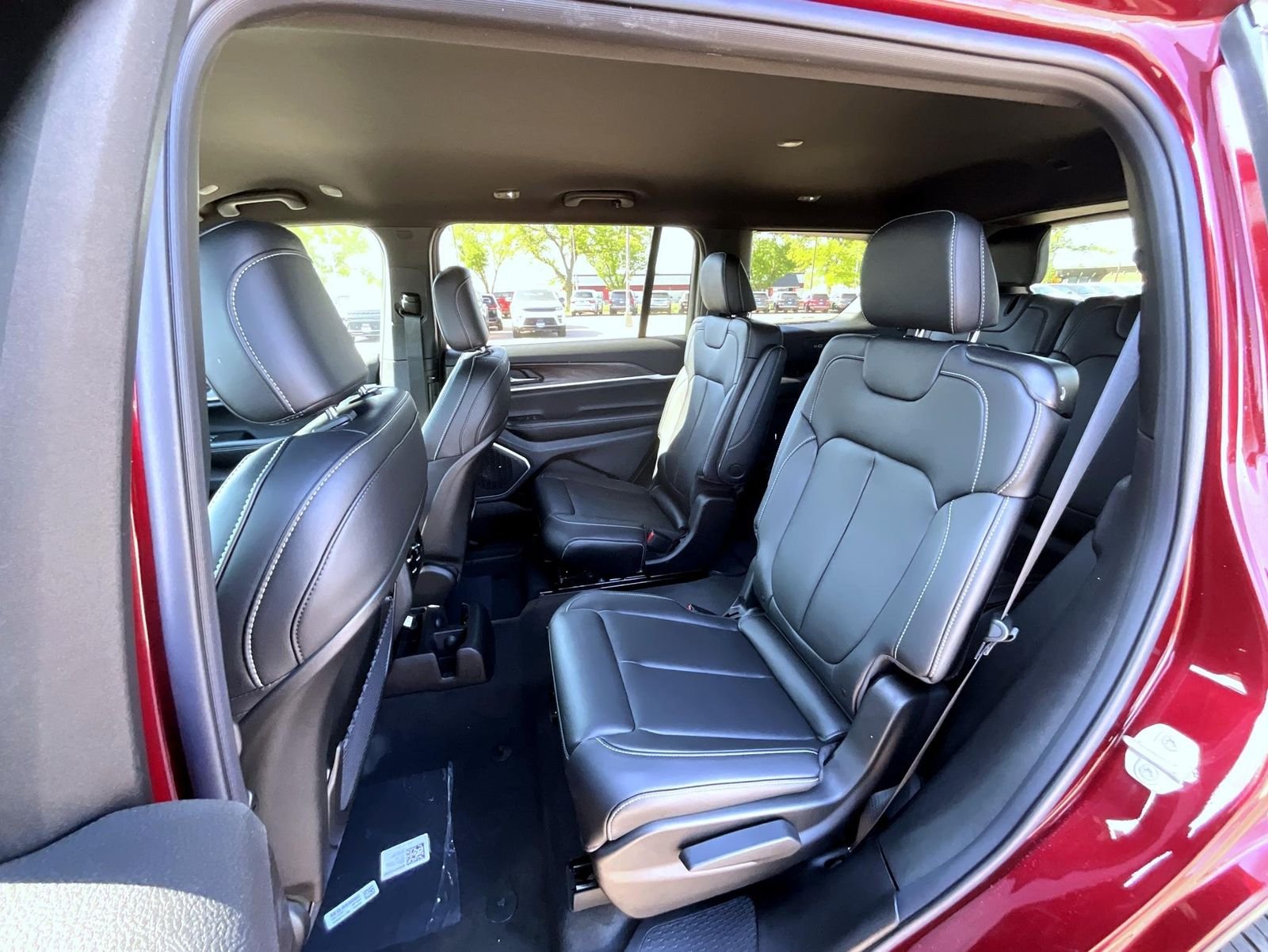 New 2026 Velvet Red Pearl-Coat Exterior Paint Jeep Limited image 12