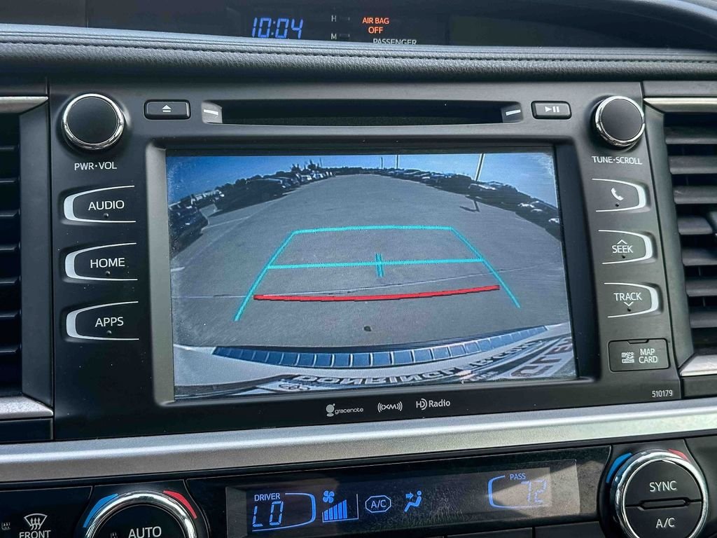 Used 2018 White Toyota XLE image 34