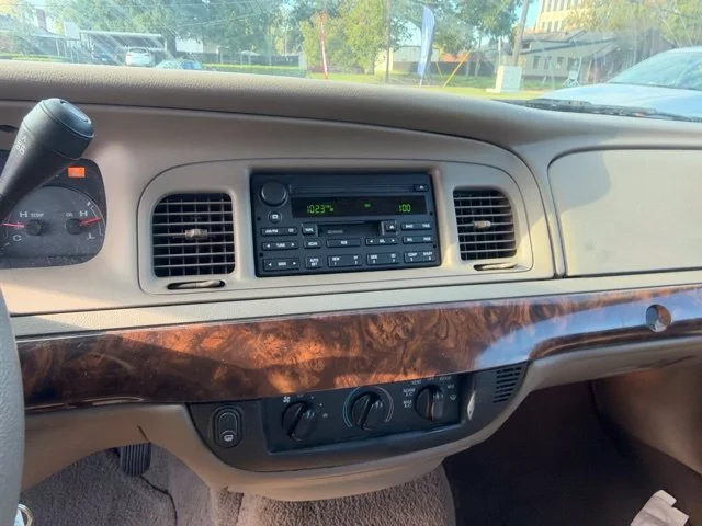 Used 2005 Tan Mercury GS image 21