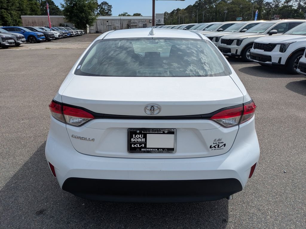 Used 2025 White Toyota LE image 5