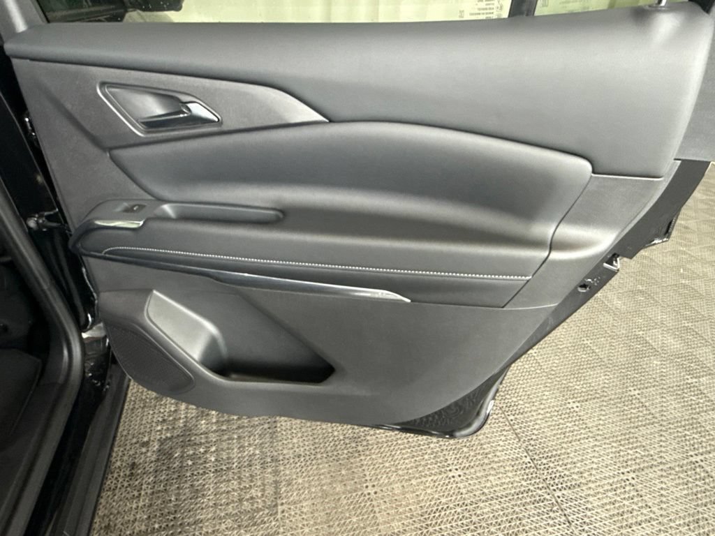 2027 Chevrolet Traverse LT - Photo 24