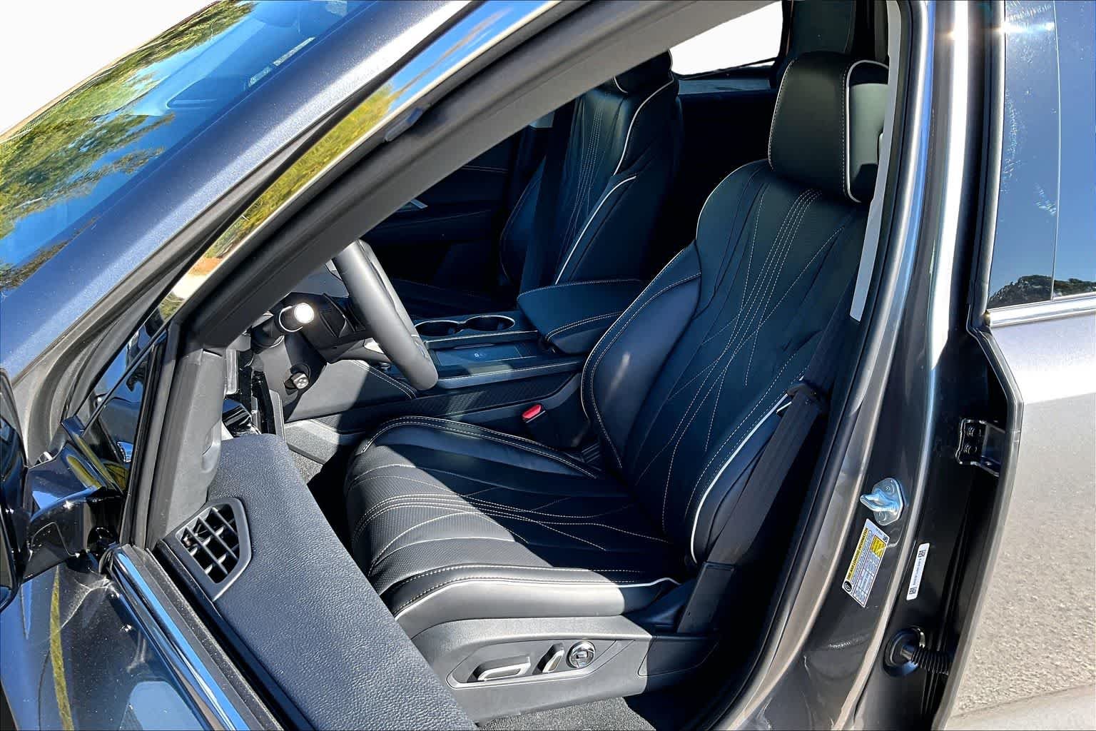 New 2026 Liquid Carbon Metallic Acura w/Advance Package image 9