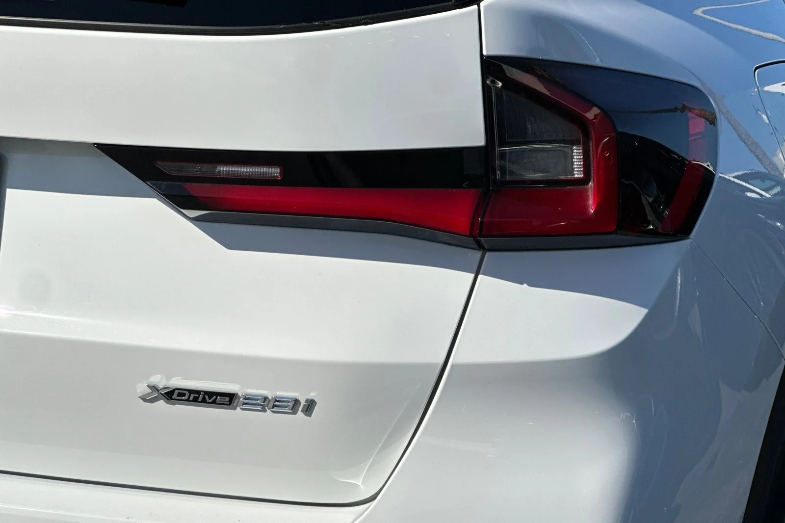 Used 2023 Alpine White BMW xDrive28i image 27