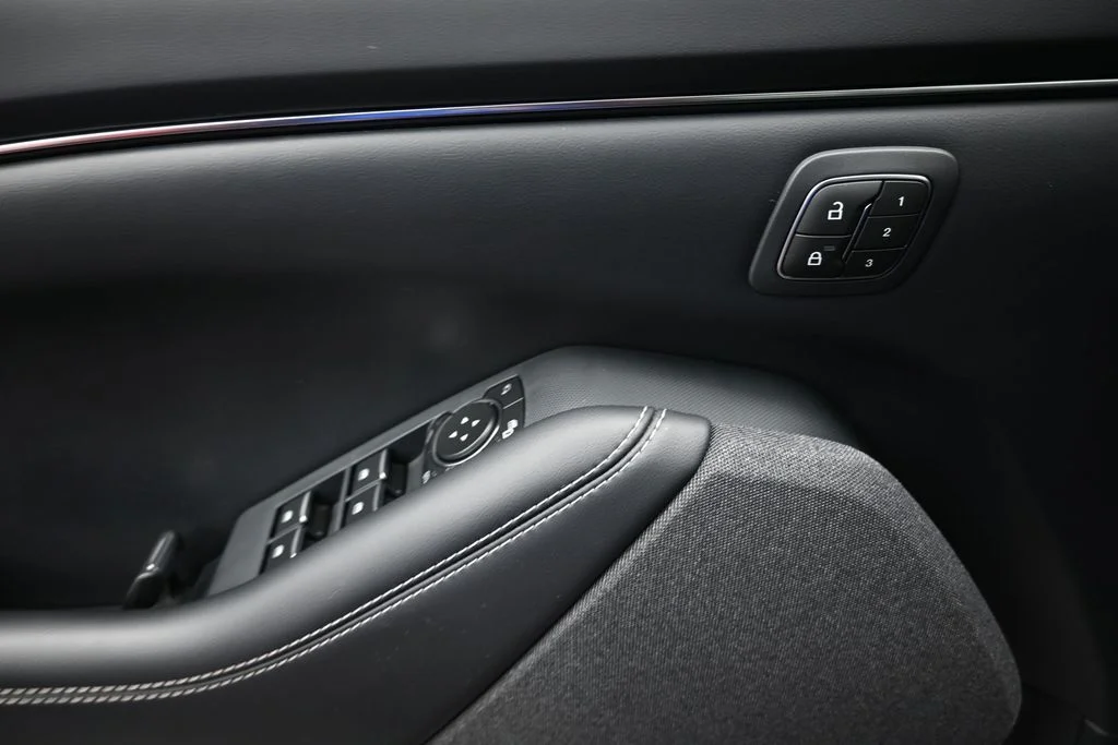 Used 2022 Red Metallic Ford Premium image 17
