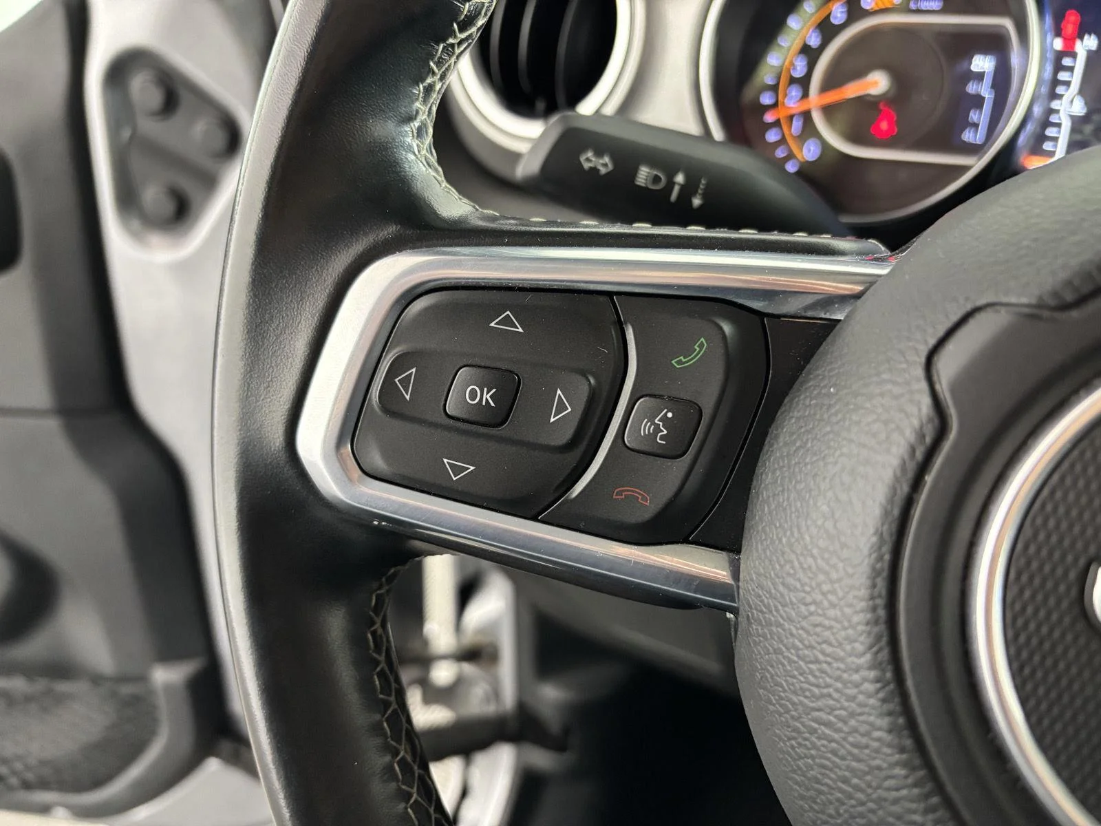 Used 2020 Billet Silver Metallic Jeep Sahara image 27