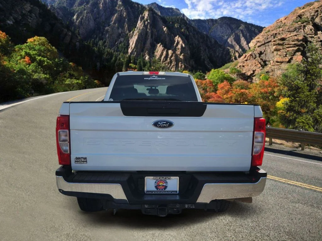 Used 2022 White Ford XL image 4