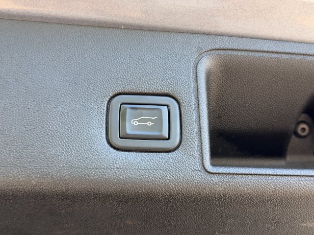 Used 2021 Gray GMC SLE image 16