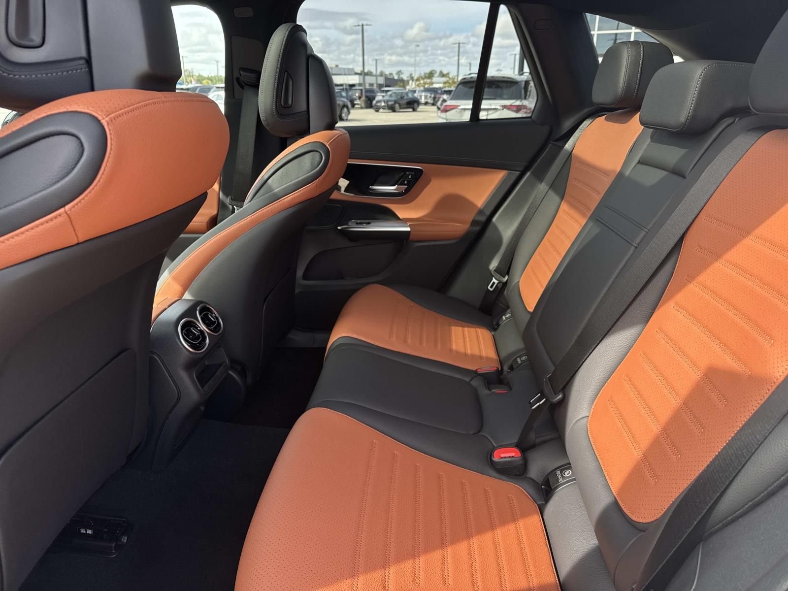 2026 Mercedes-Benz GLC Base - Photo 6