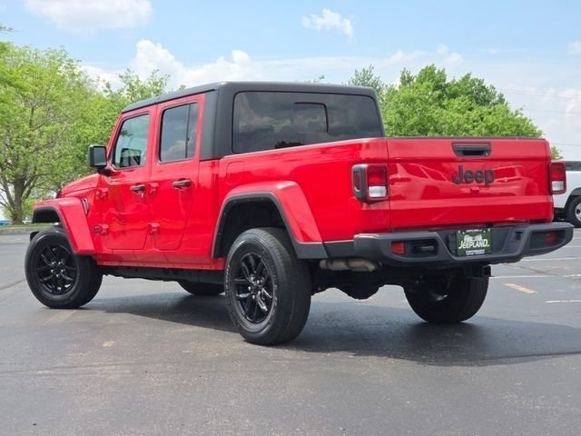 Used 2022 Firecracker Red Clearcoat Jeep Altitude image 20