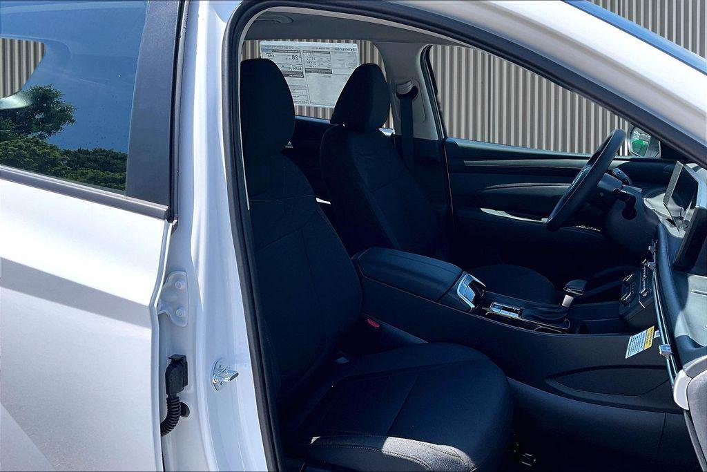 New 2026 White Pearl Hyundai SE image 9