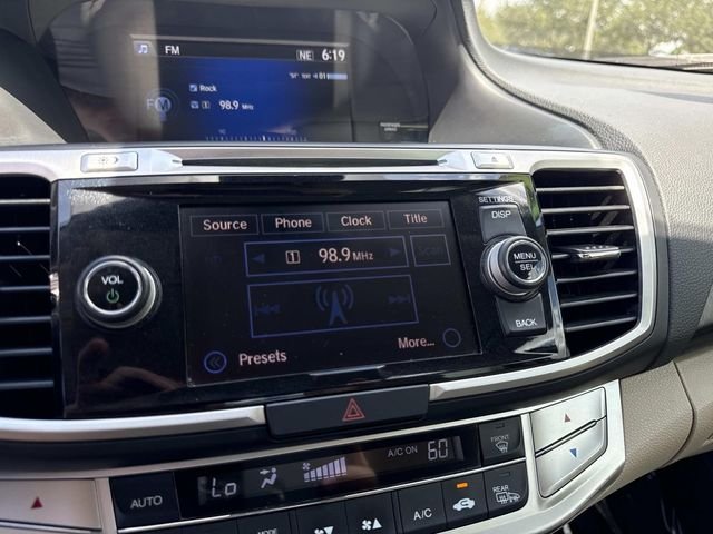 Used 2015 White Honda EX-L image 25