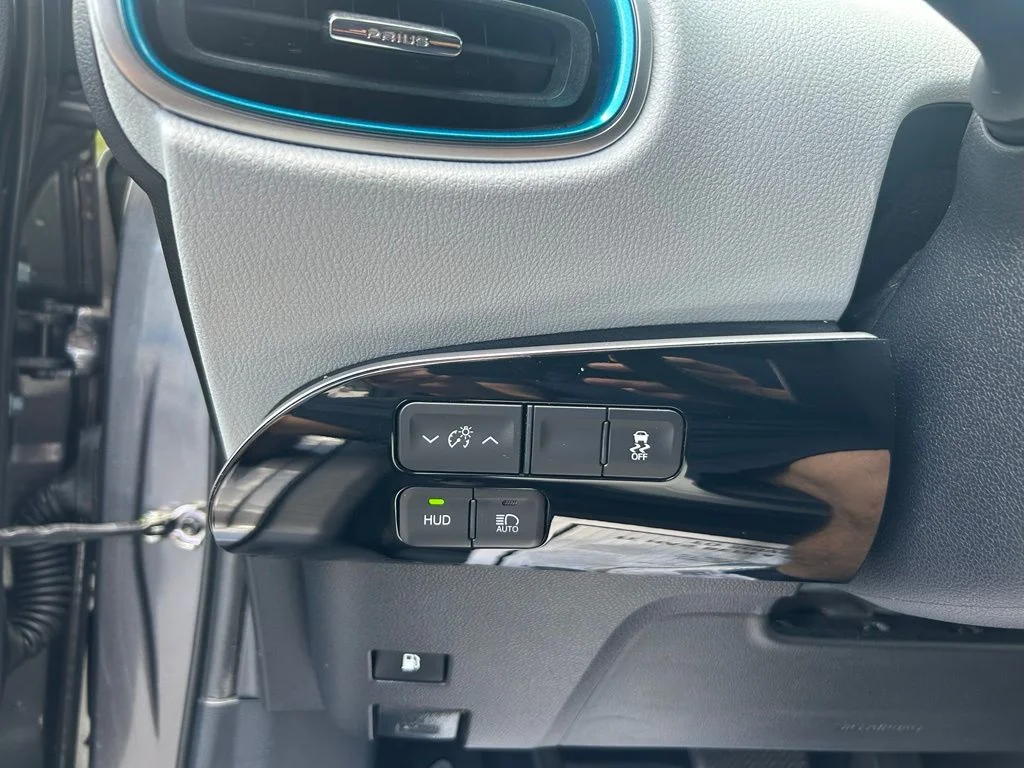 Used 2016 Gray Toyota Four image 17