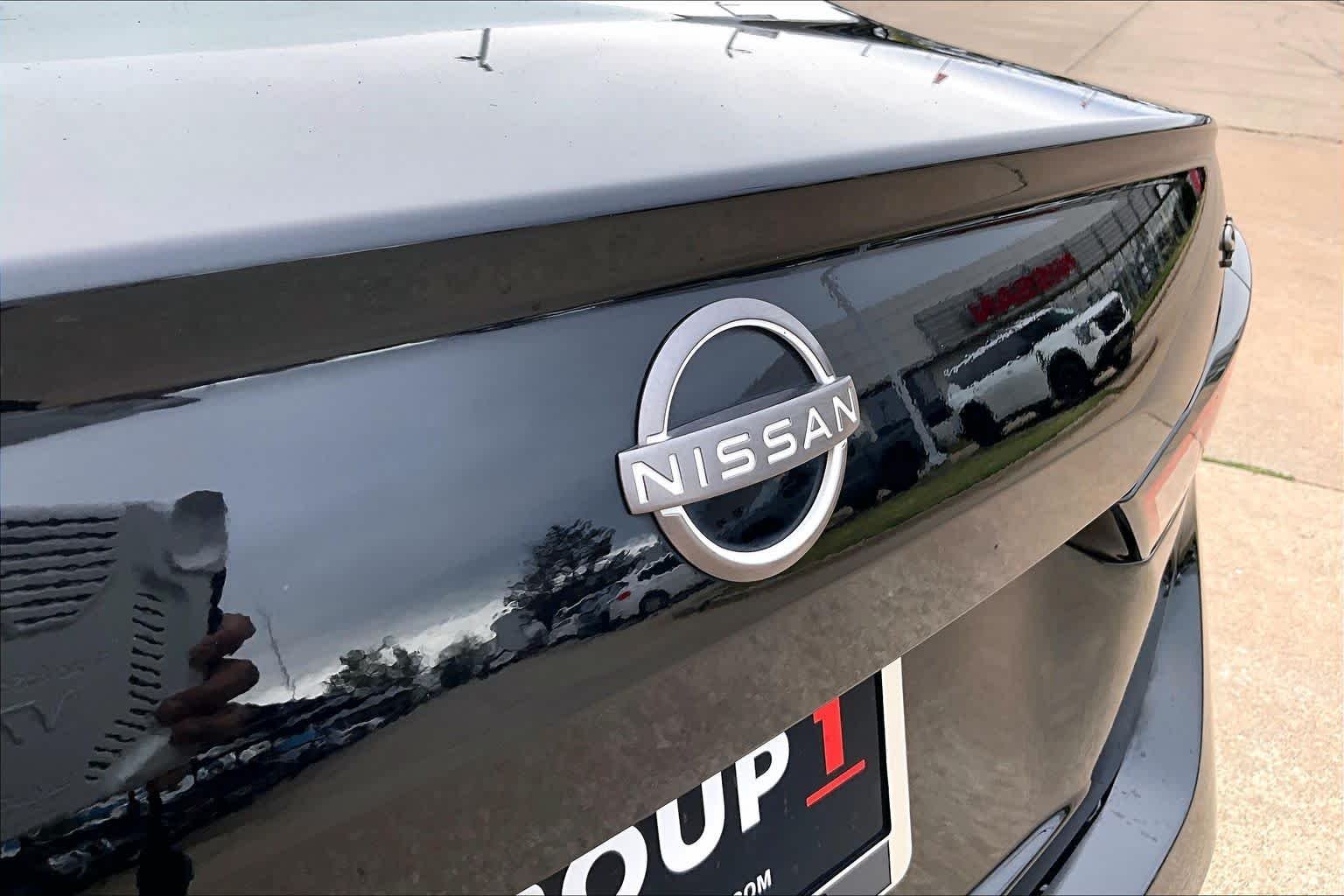 Used 2024 Super Black Nissan 2.5 SV image 28