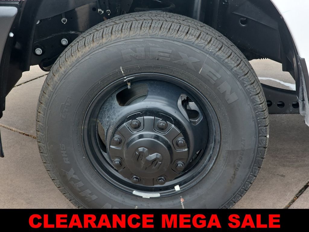 2025 RAM 3500 Chassis Tradesman - Photo 36