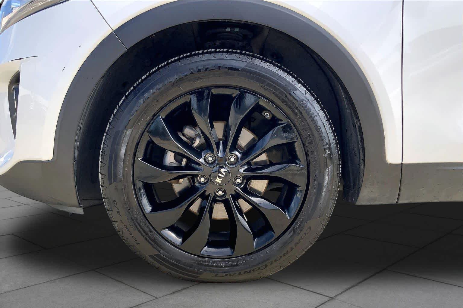 Used 2020 Snow White Pearl Kia EX V6 image 10