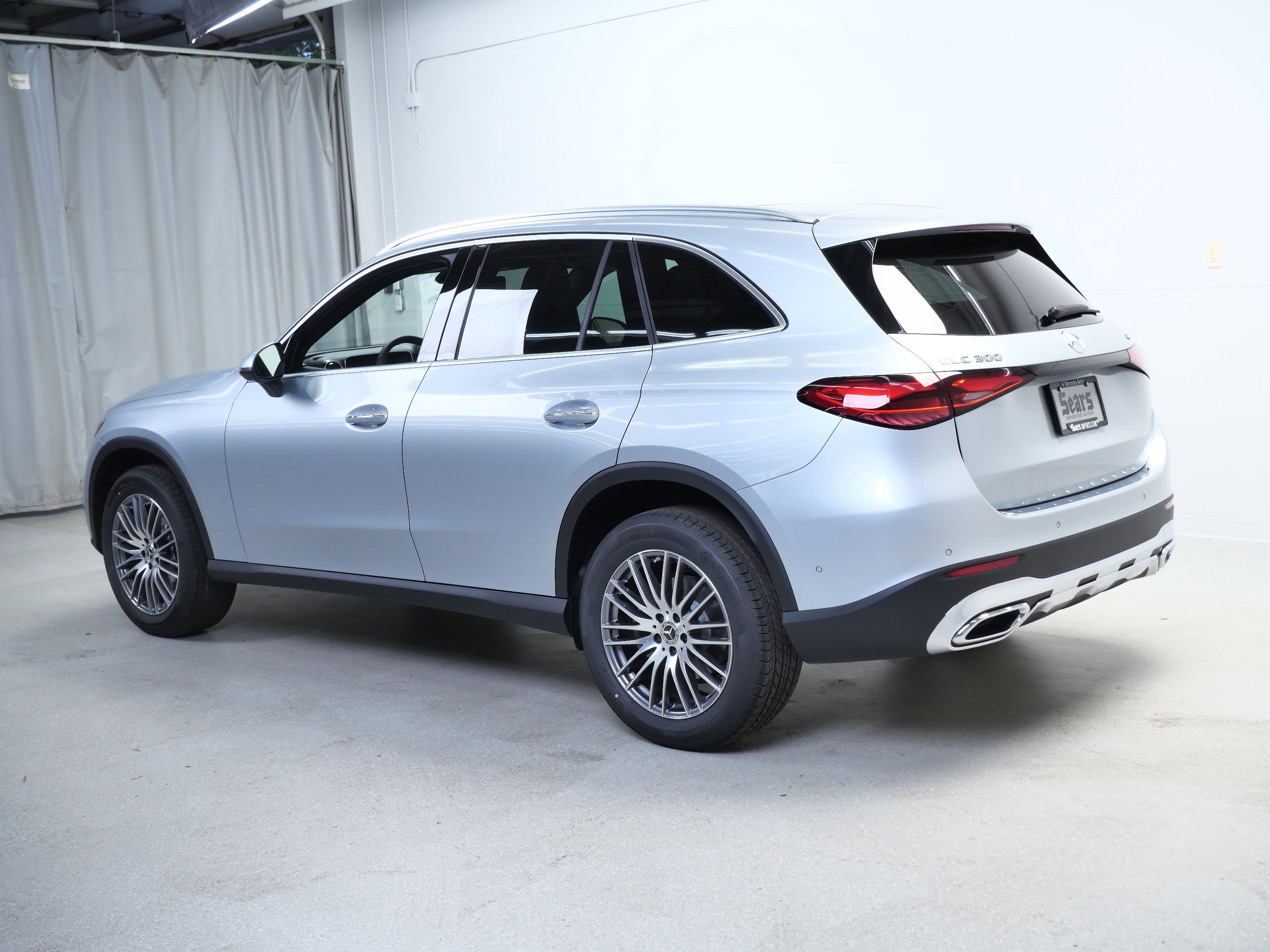 New 2026 Cirrus Silver Metallic Mercedes-Benz GLC 300 image 6