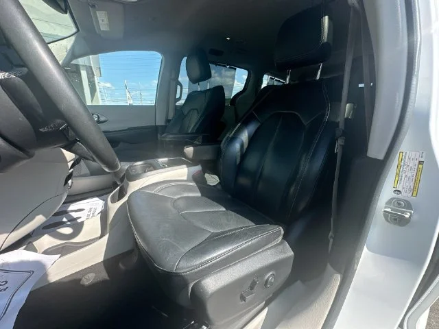 Used 2022 White Chrysler Touring L image 14