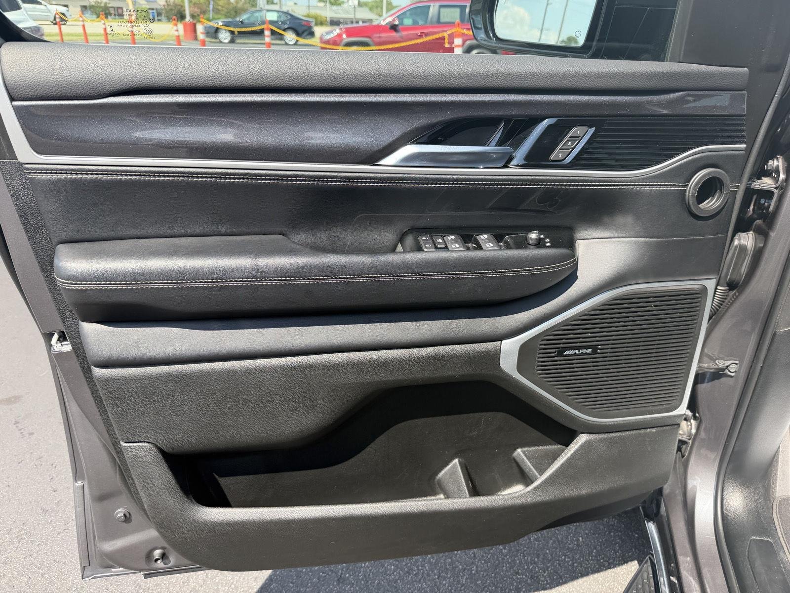 Used 2022 Baltic Gray Metallic Clearcoat Jeep Series I image 10