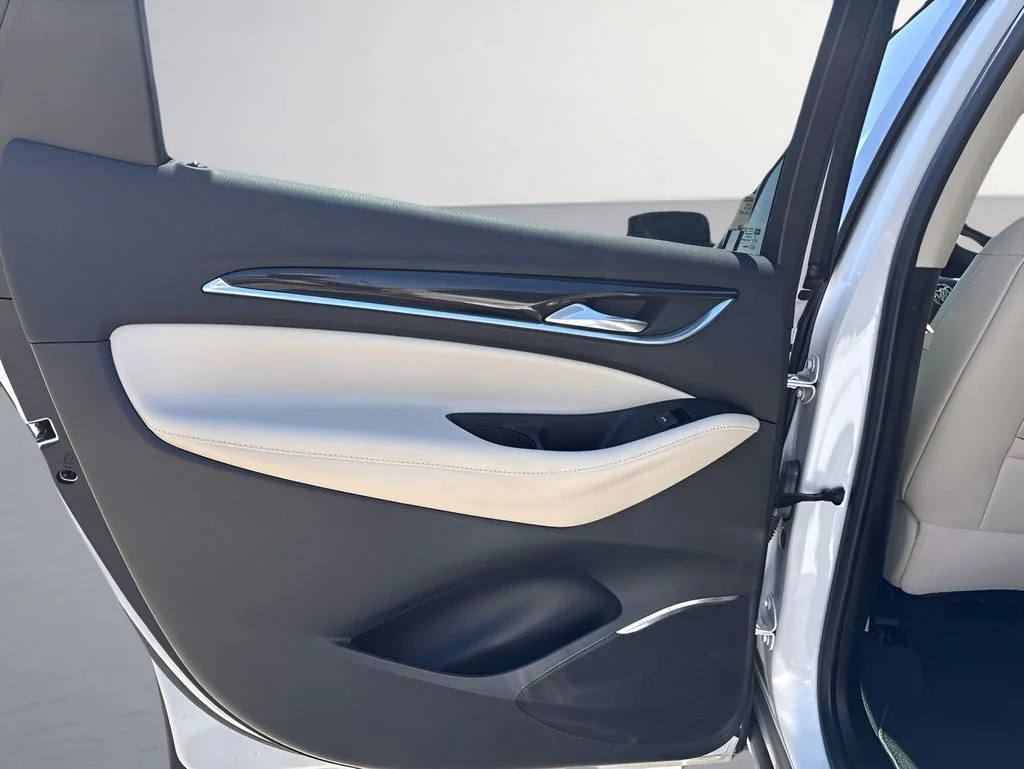 Used 2023 White Buick Premium Group image 32