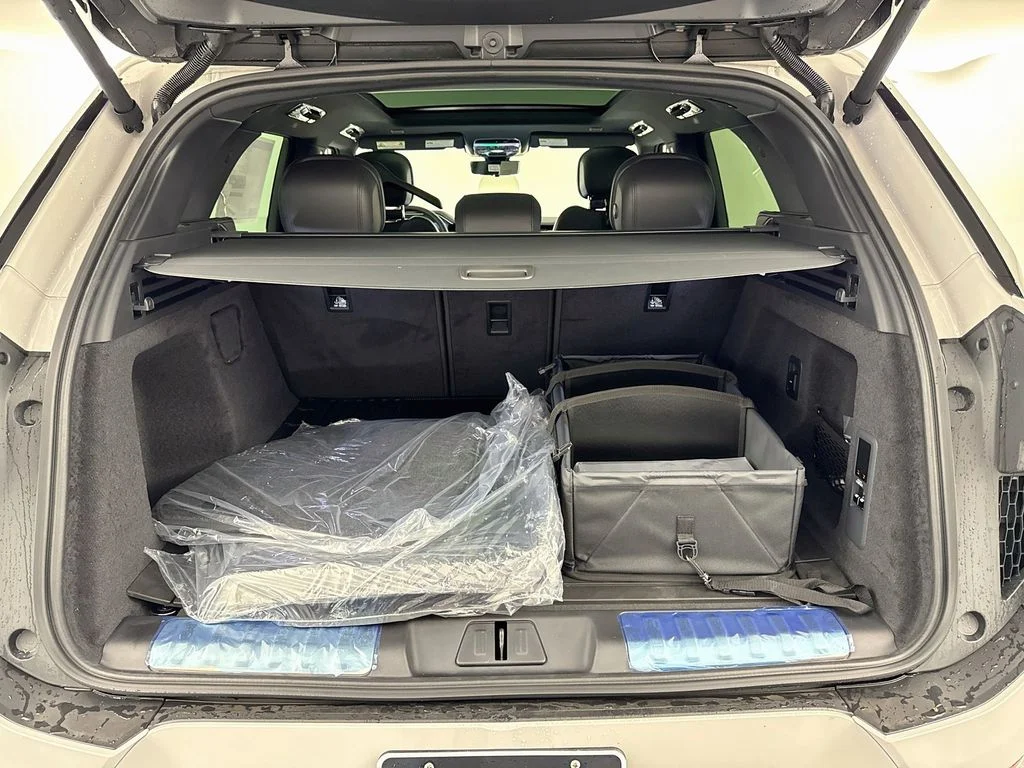 New 2026 Borasco Grey Land Rover Dynamic SE image 28