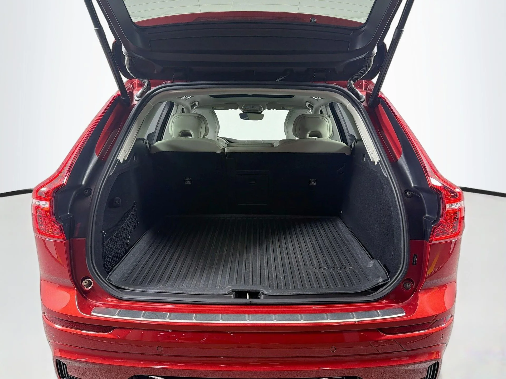 Certified Used 2024 Fusion Red Volvo Ultimate image 29