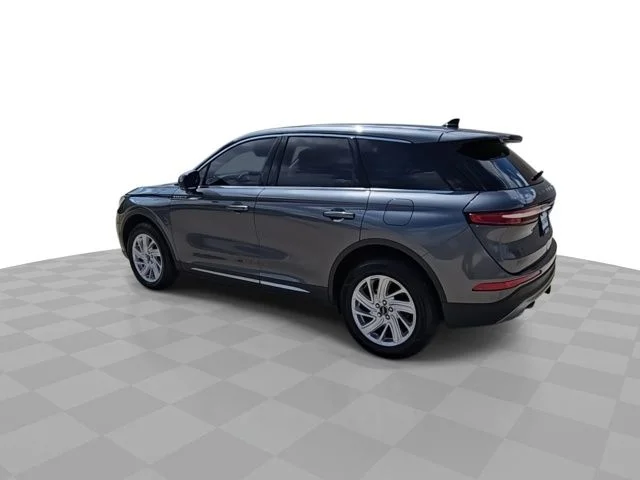 Used 2023 Gray Lincoln Standard image 6