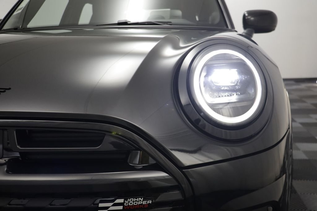 New 2026 Midnight Black MINI Iconic image 5