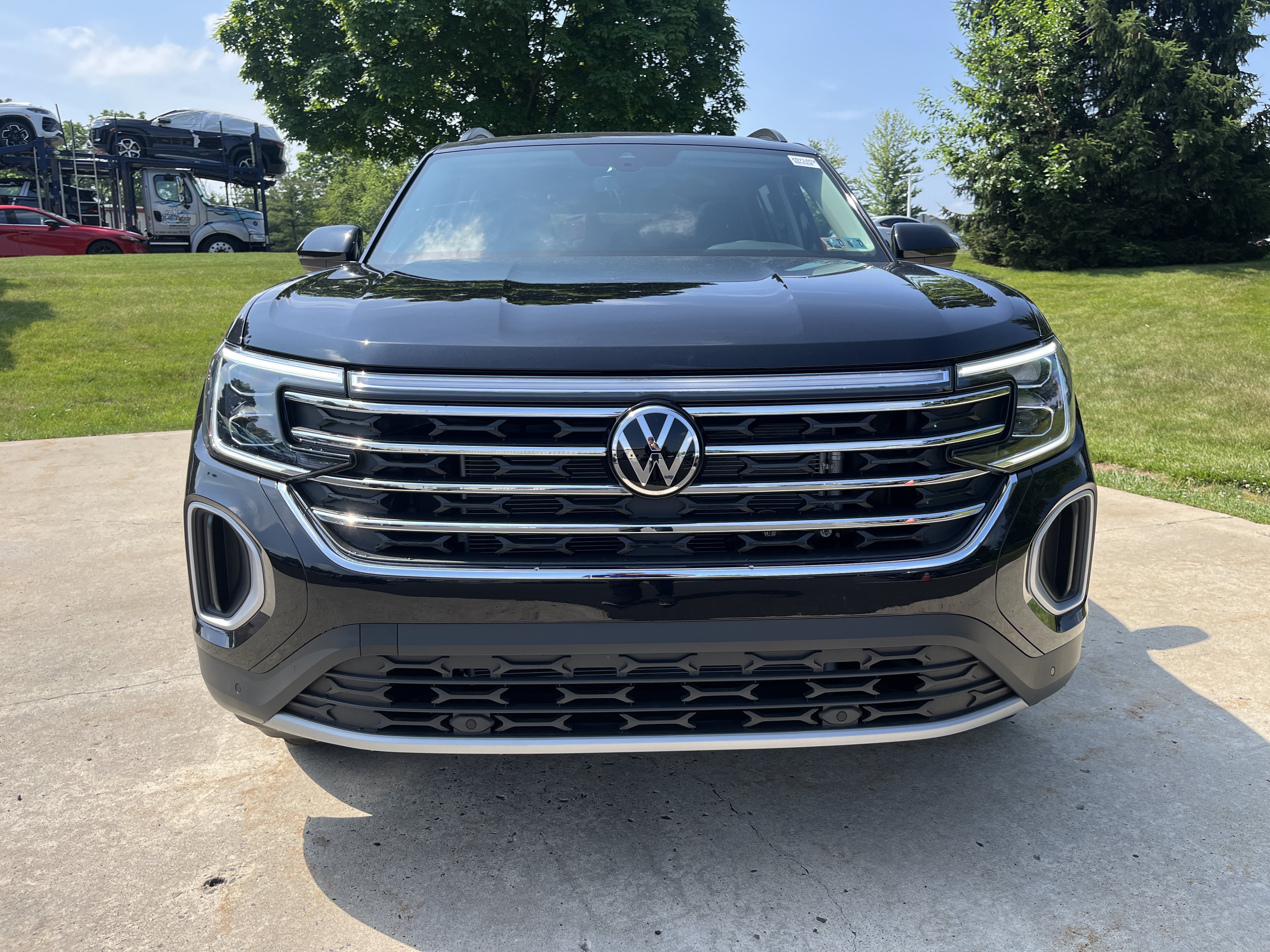 New 2026 Black Volkswagen 2.0T SE w/Technology image 8