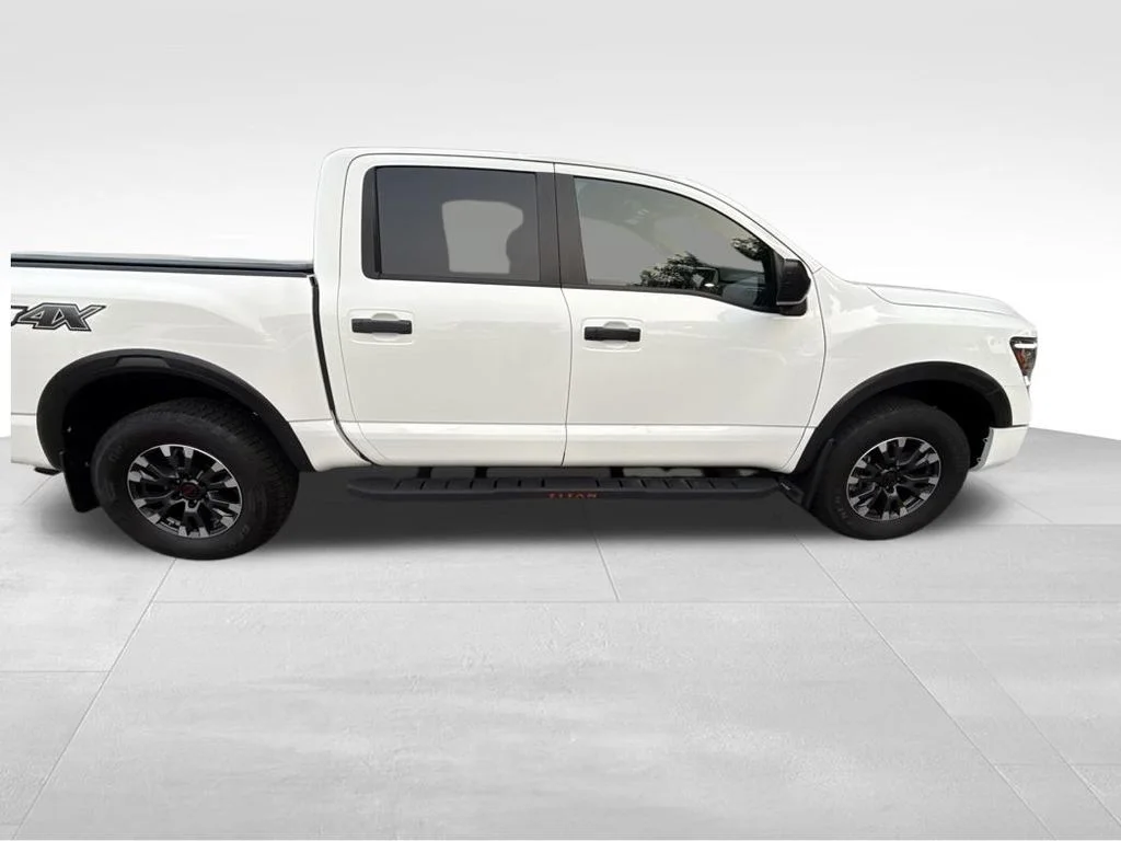 Used 2024 White Nissan PRO-4X image 11