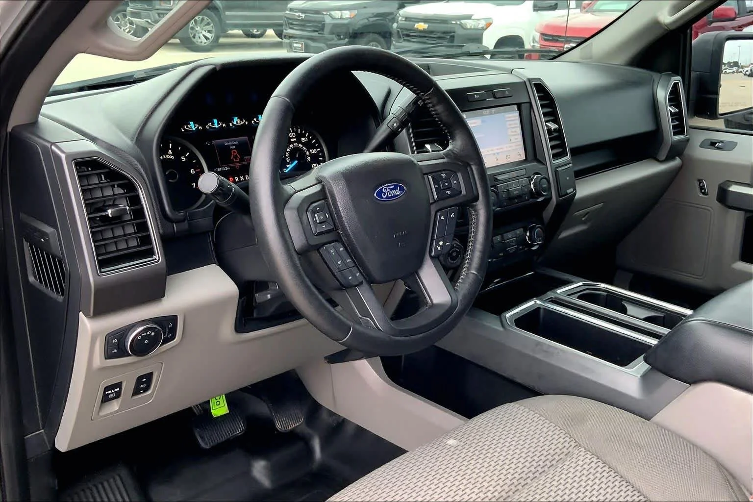 Used 2019 Ingot Silver/Magnetic Ford XLT image 17