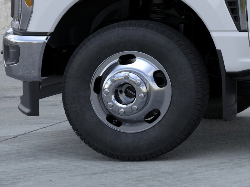 New 2026 Oxford White Ford F-350® XL image 19