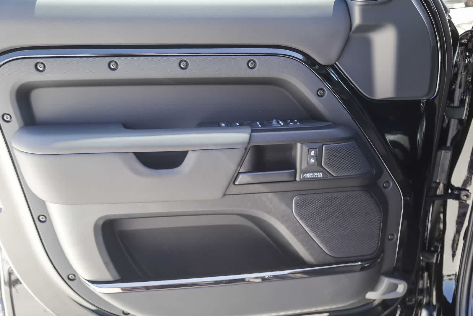 New 2026 Narvik Black Land Rover OCTA Black image 24