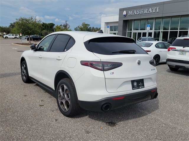 2025 Alfa Romeo Stelvio Sprint Base photo 2