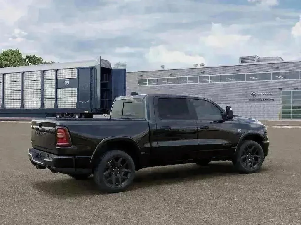 New 2026 Diamond Black Crystal Pearl-Coat Exterior Paint RAM Laramie Night Edition image 29