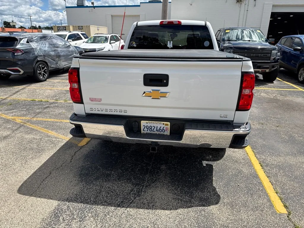 Used 2019 White Chevrolet LT image 7