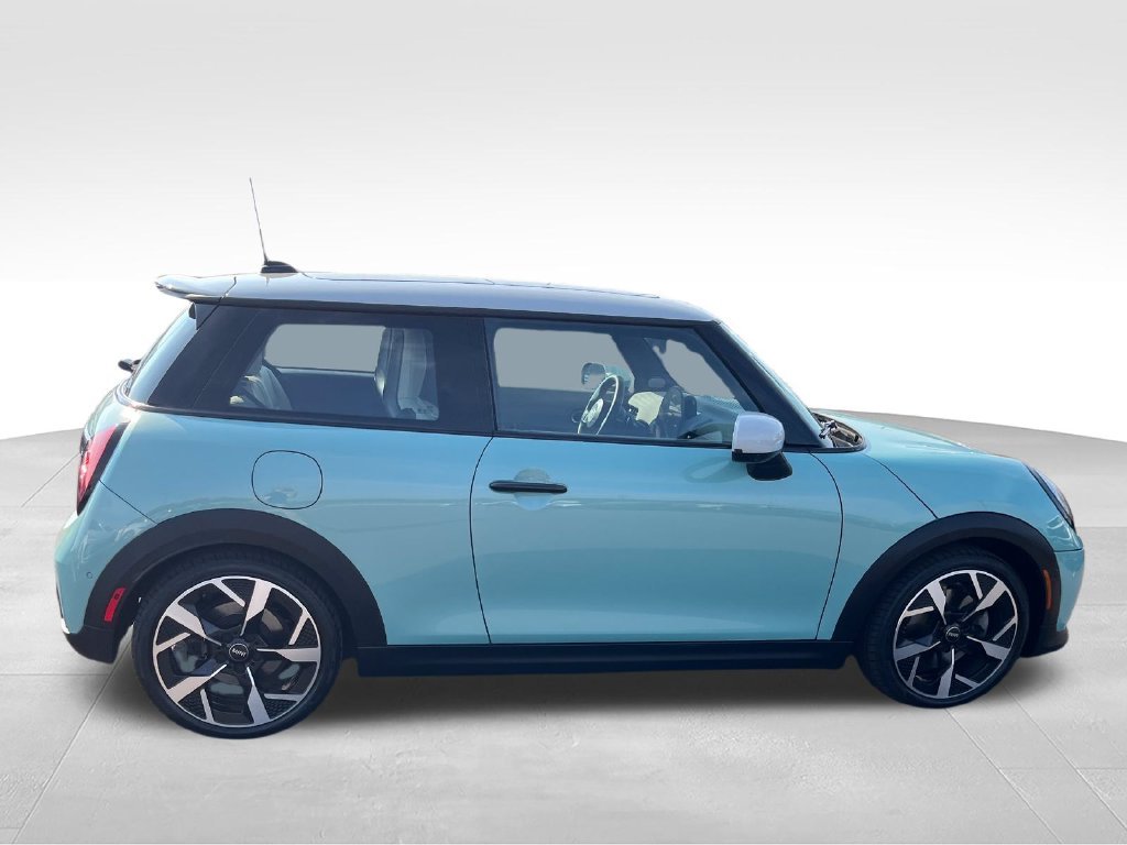 Used 2025 Green MINI Signature image 6