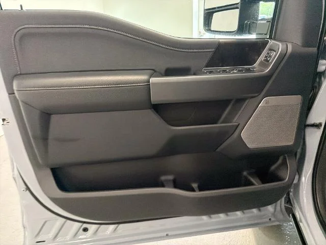 New 2027 Glacier Gray Metallic Tri-Coat Ford F-250® Lariat® image 33