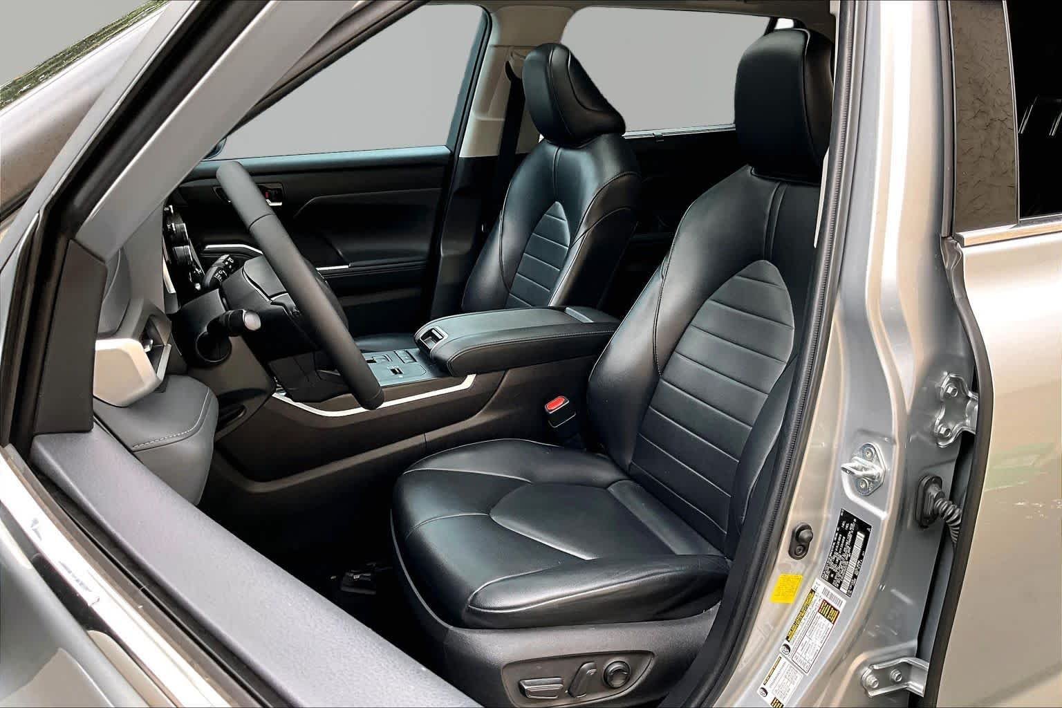 Used 2022 Celestial Silver Metallic Toyota XLE image 8