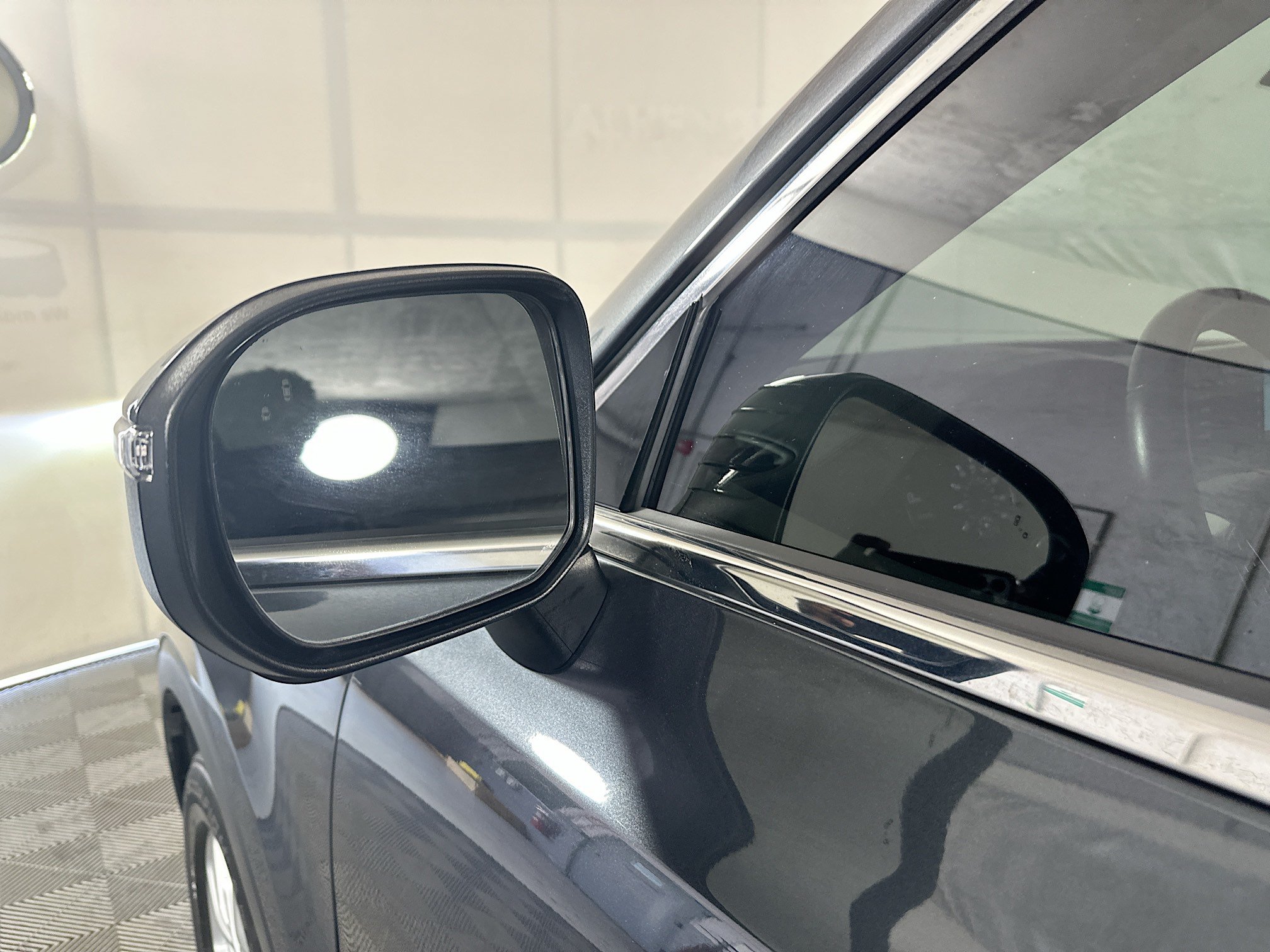 Used 2022 Gravity Grey Kia LX image 10