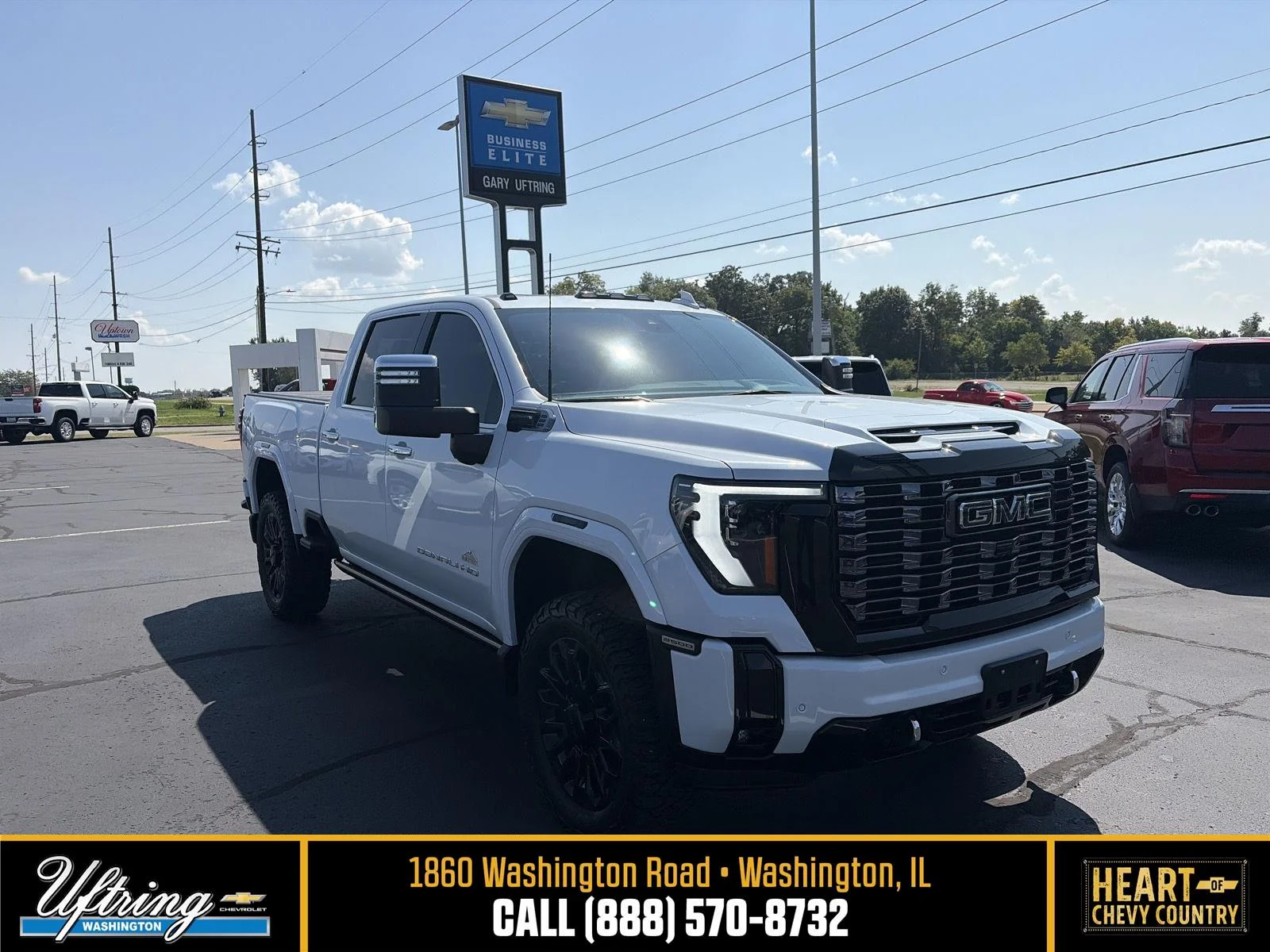 Used 2026 Glacier White Tricoat GMC Denali Ultimate image 1