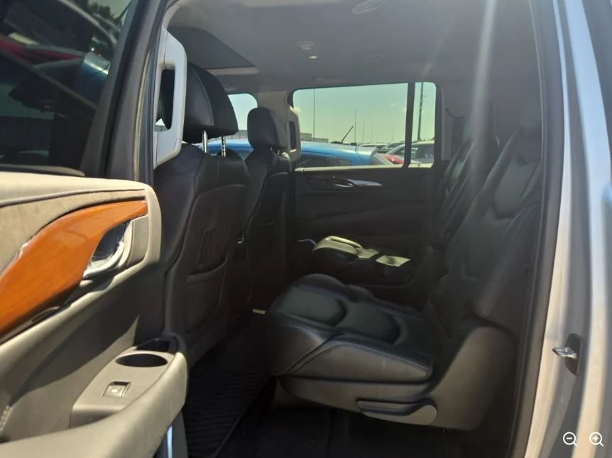 Used 2019 Silver Cadillac Luxury image 6