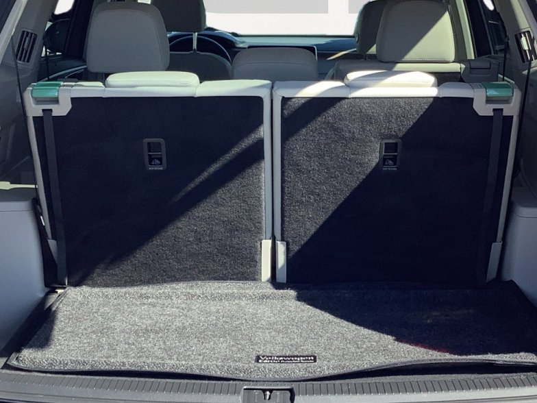 2025 Volkswagen Atlas SE w/Tech - Photo 14