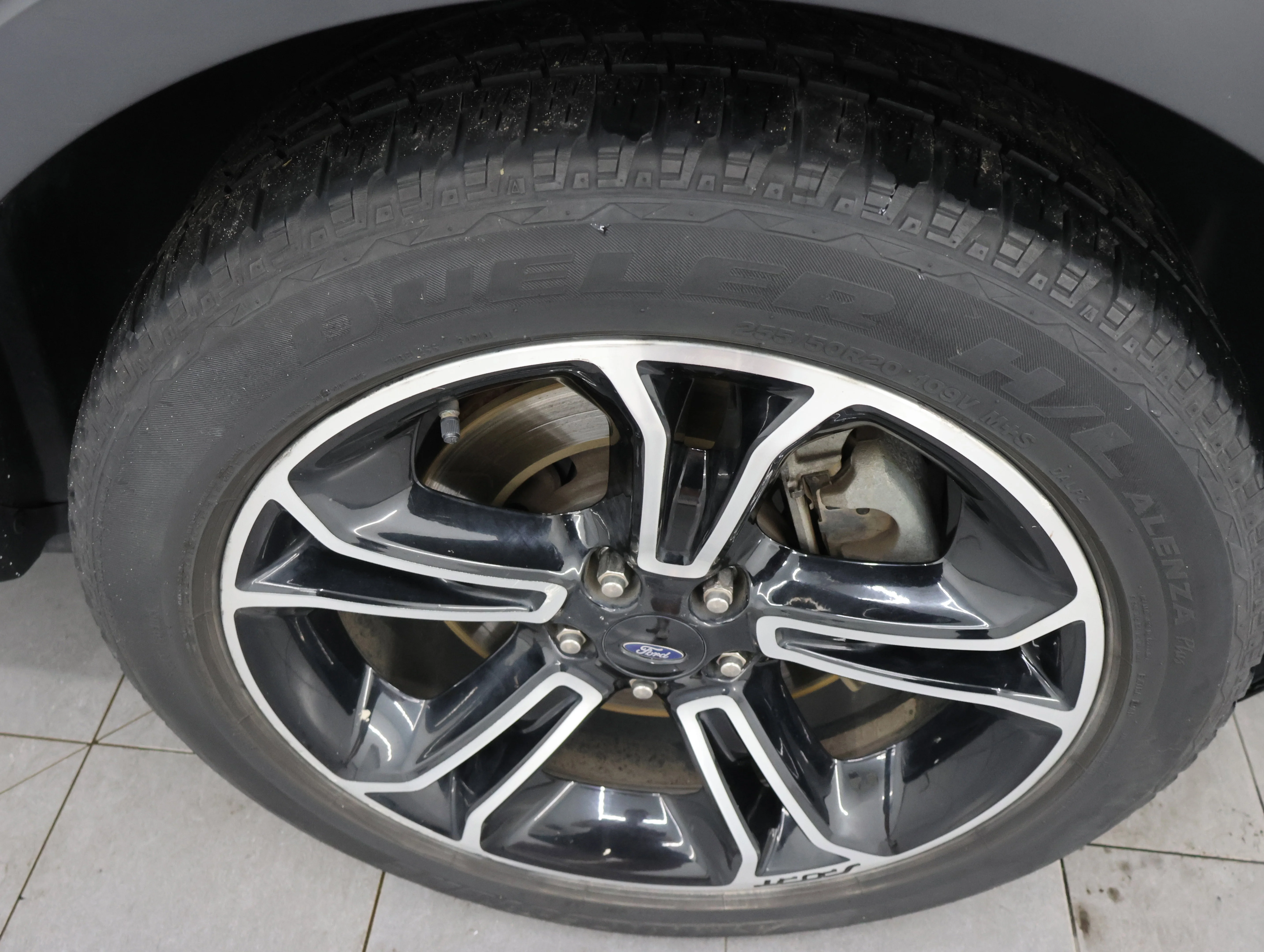 Used 2015 Magnetic Metallic Ford Sport image 3