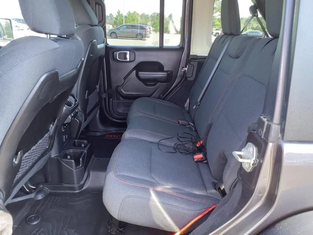 Used 2024 Granite Crystal Clearcoat Metallic Jeep Rubicon image 24
