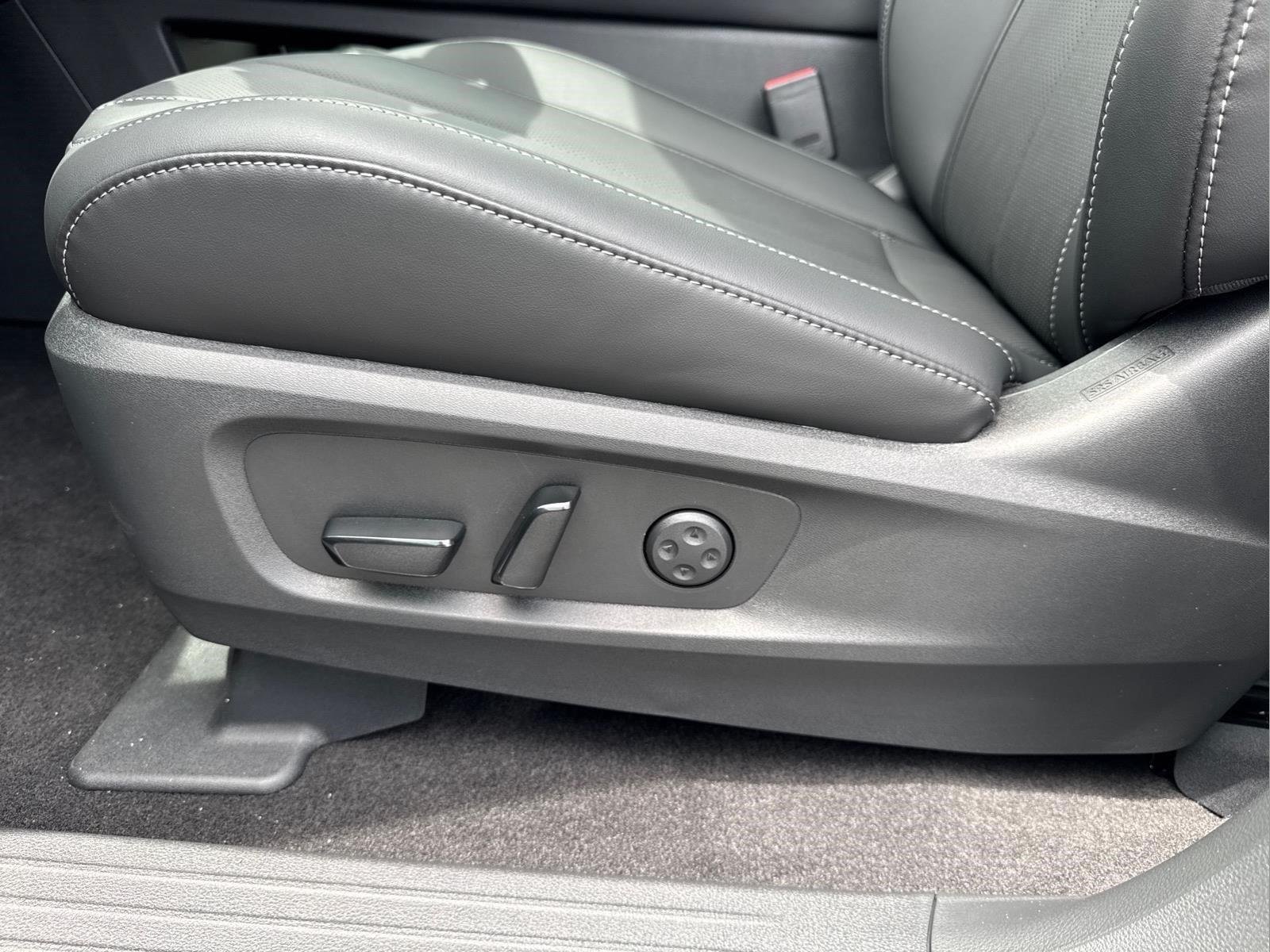 New 2027 HARBOR GRAY INFINITI Luxe FWD image 20