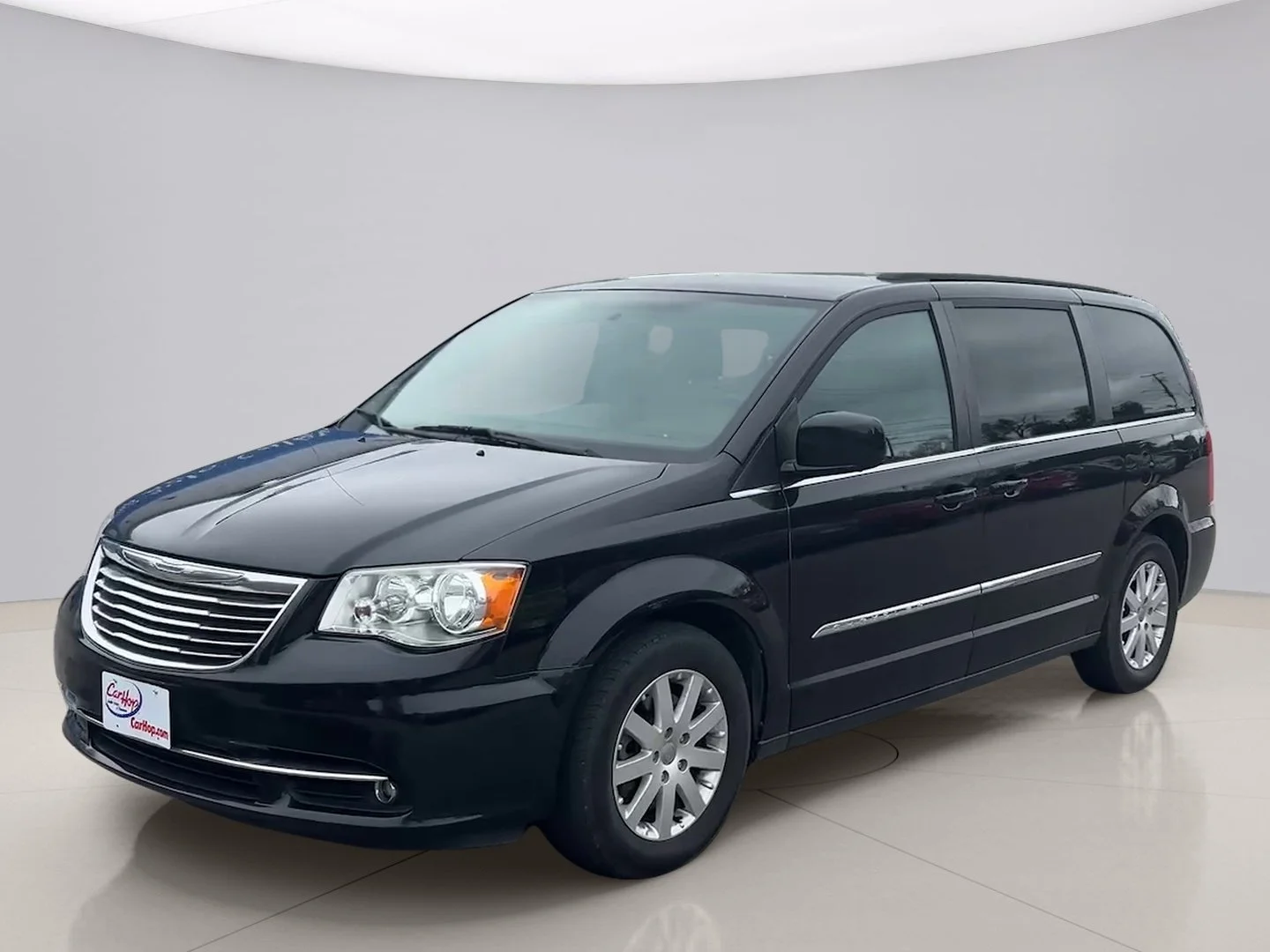 2015 Chrysler Town & Country Touring's photo