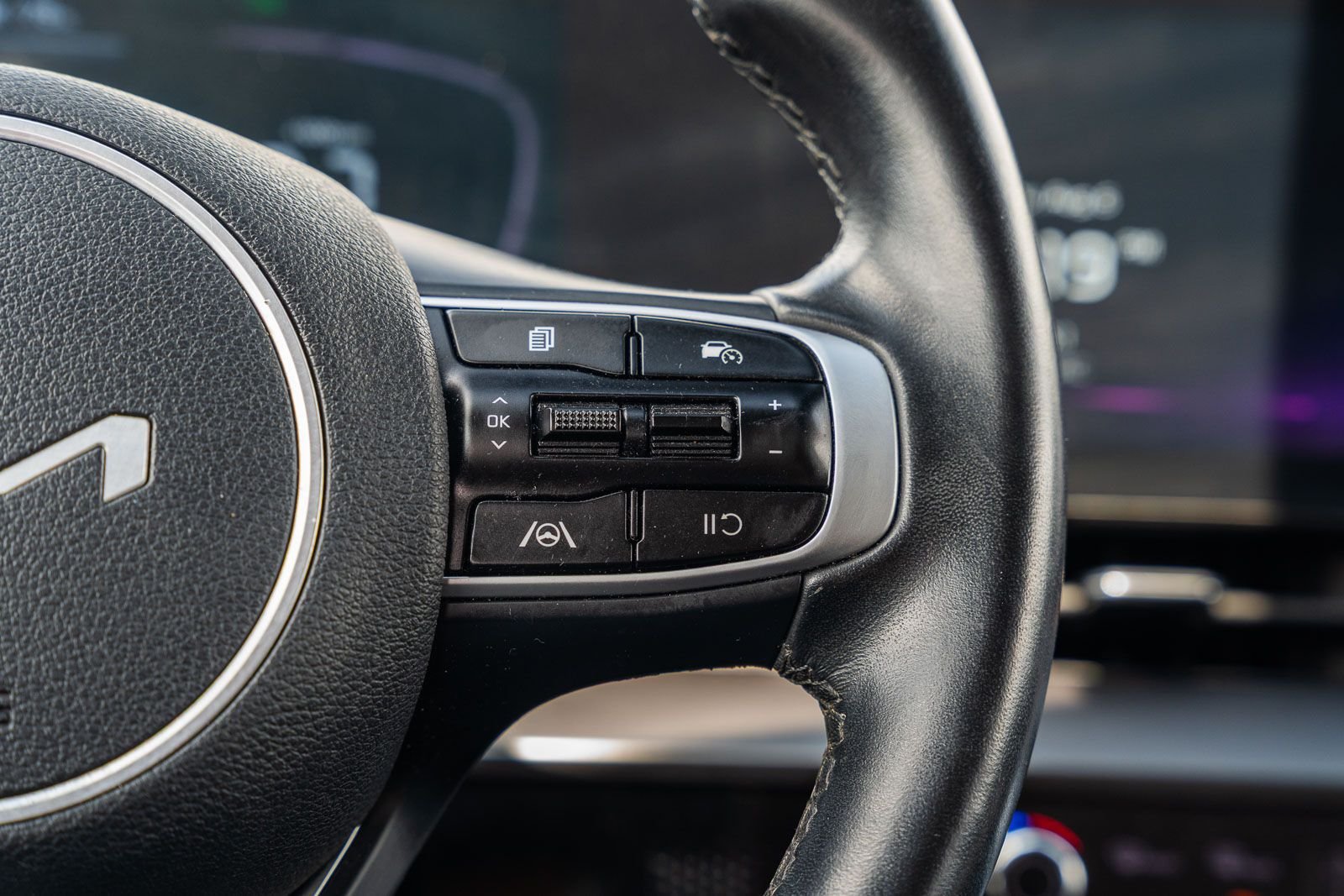 Used 2025 Black Kia EX image 25