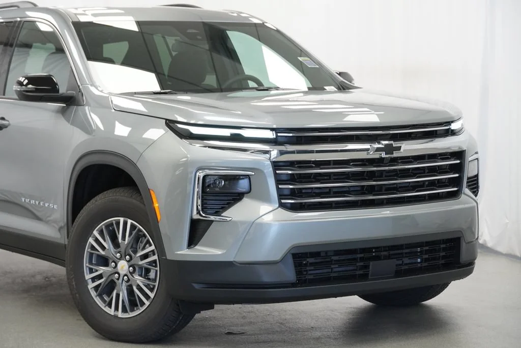 2027 Chevrolet Traverse LT - Photo 9