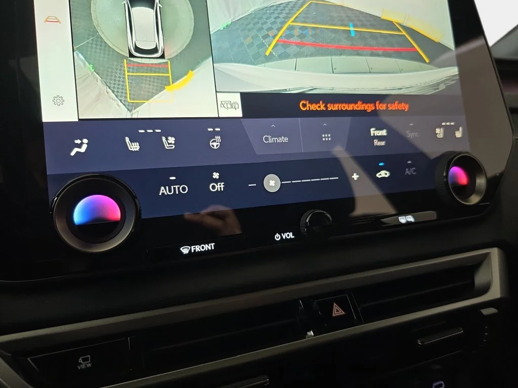 New 2026 Eminent White Pearl Lexus PREMIUM PLUS image 21